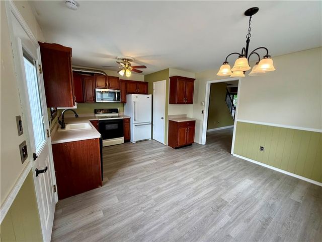 3061 Clifton Avenue, Bethlehem City, PA 18020