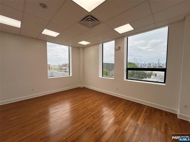 407 39th 502, Union City, NJ 07087