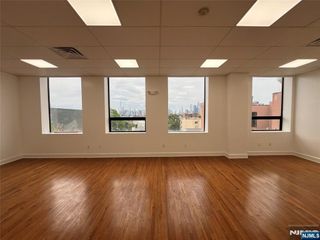 407 39th 502, Union City, NJ 07087