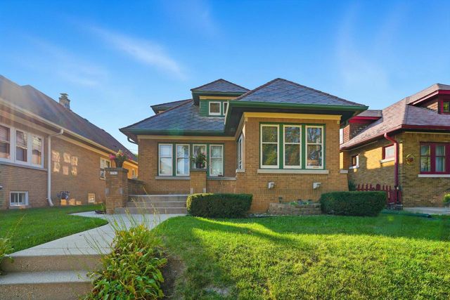 2751 N 55th STREET, Milwaukee, WI 53210