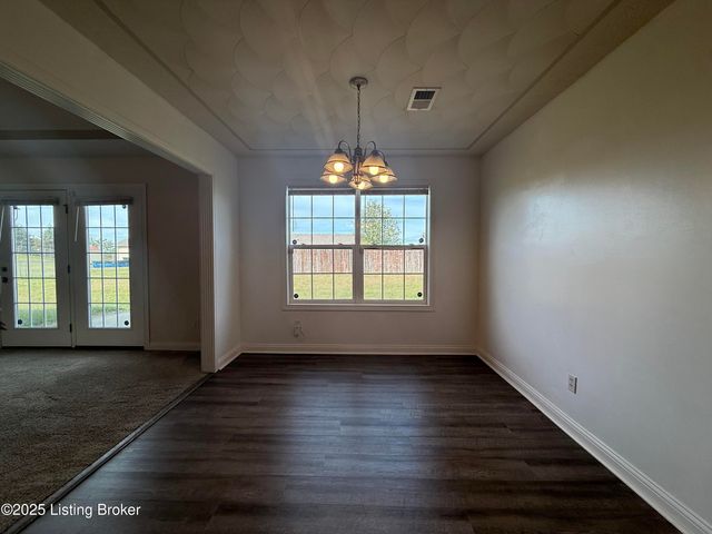 121 Danbrook Ct, Radcliff, KY 40160