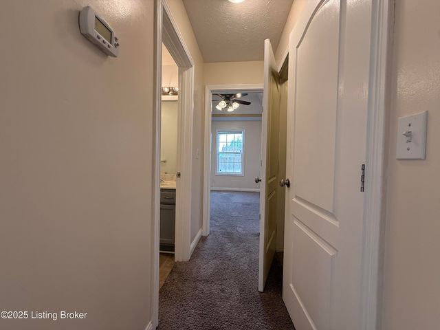 121 Danbrook Ct, Radcliff, KY 40160