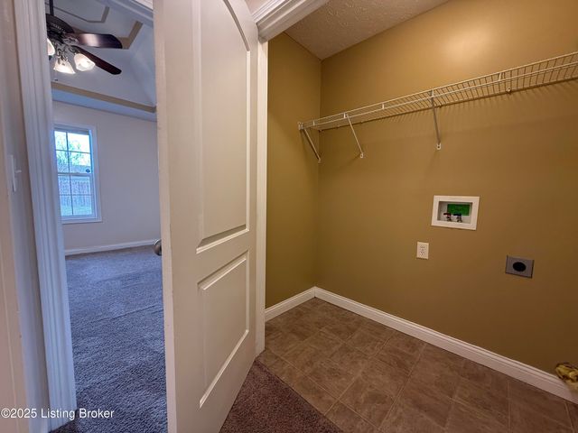 121 Danbrook Ct, Radcliff, KY 40160