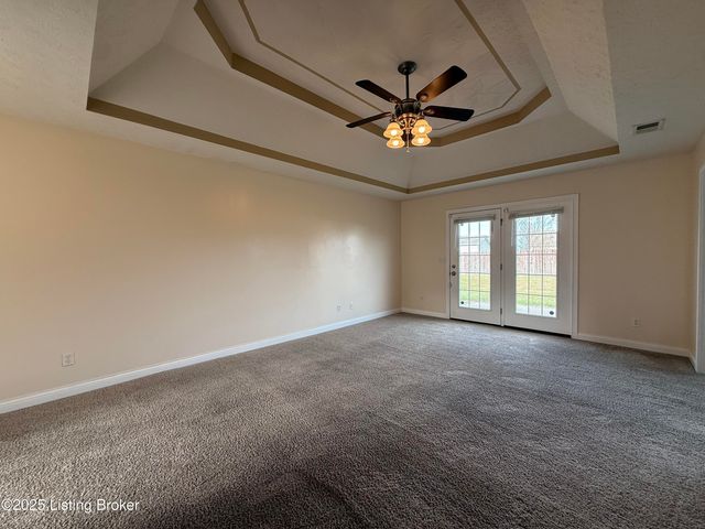 121 Danbrook Ct, Radcliff, KY 40160