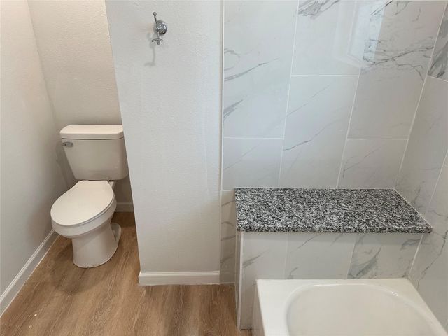 909 Jerry Mashek Drive, West, TX 76691