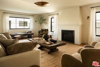 933 S Sycamore Avenue, Los Angeles, CA 90036
