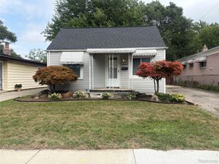 23122 Davey Avenue, Hazel Park, MI 48030