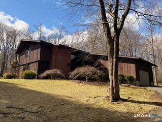 15 Codfish Hill Rd Extension, Bethel, CT 06801
