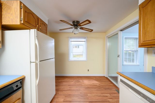 113 Ledgewood Rd, Dedham, MA 02026