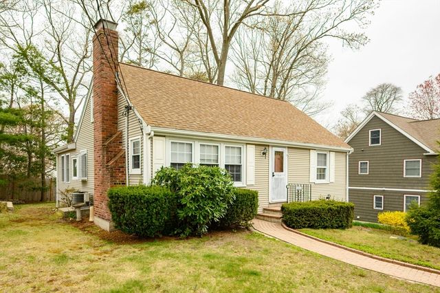 113 Ledgewood Rd, Dedham, MA 02026