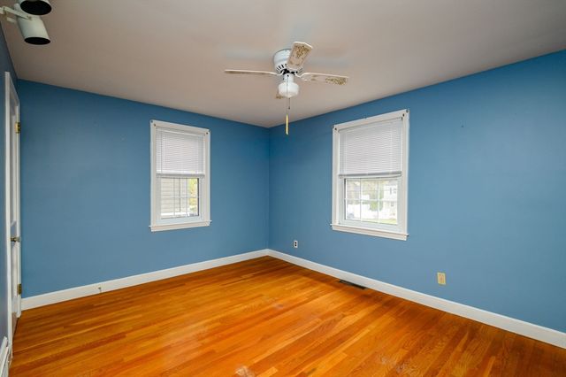 113 Ledgewood Rd, Dedham, MA 02026