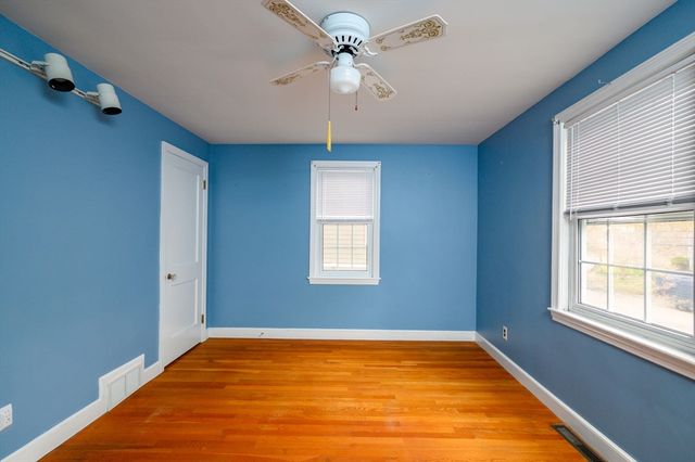 113 Ledgewood Rd, Dedham, MA 02026