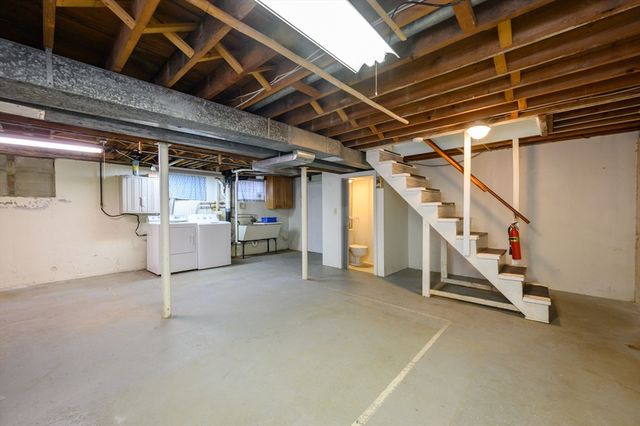 113 Ledgewood Rd, Dedham, MA 02026