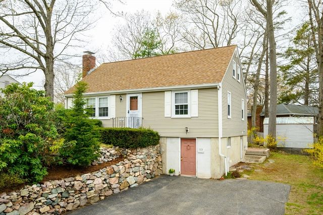113 Ledgewood Rd, Dedham, MA 02026