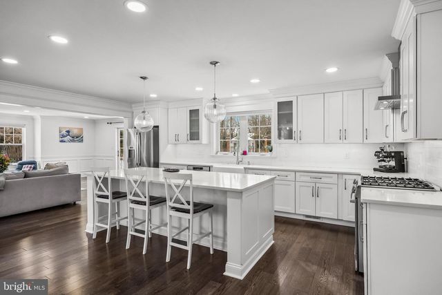 210 MEADOW DR, Haddonfield, NJ 08033