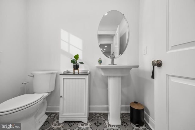 210 MEADOW DR, Haddonfield, NJ 08033