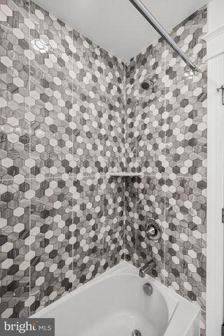 210 MEADOW DR, Haddonfield, NJ 08033