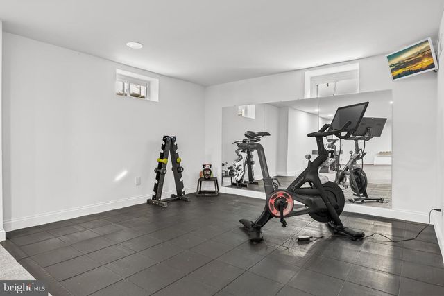 210 MEADOW DR, Haddonfield, NJ 08033