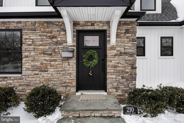 210 MEADOW DR, Haddonfield, NJ 08033