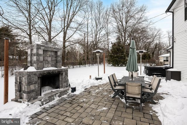 210 MEADOW DR, Haddonfield, NJ 08033