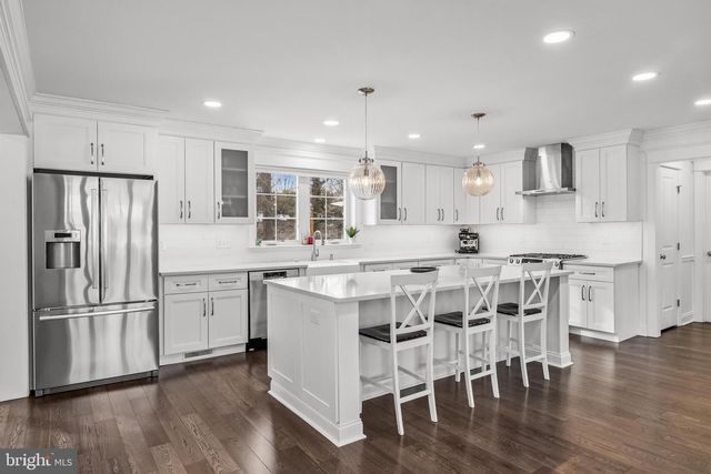 210 MEADOW DR, Haddonfield, NJ 08033