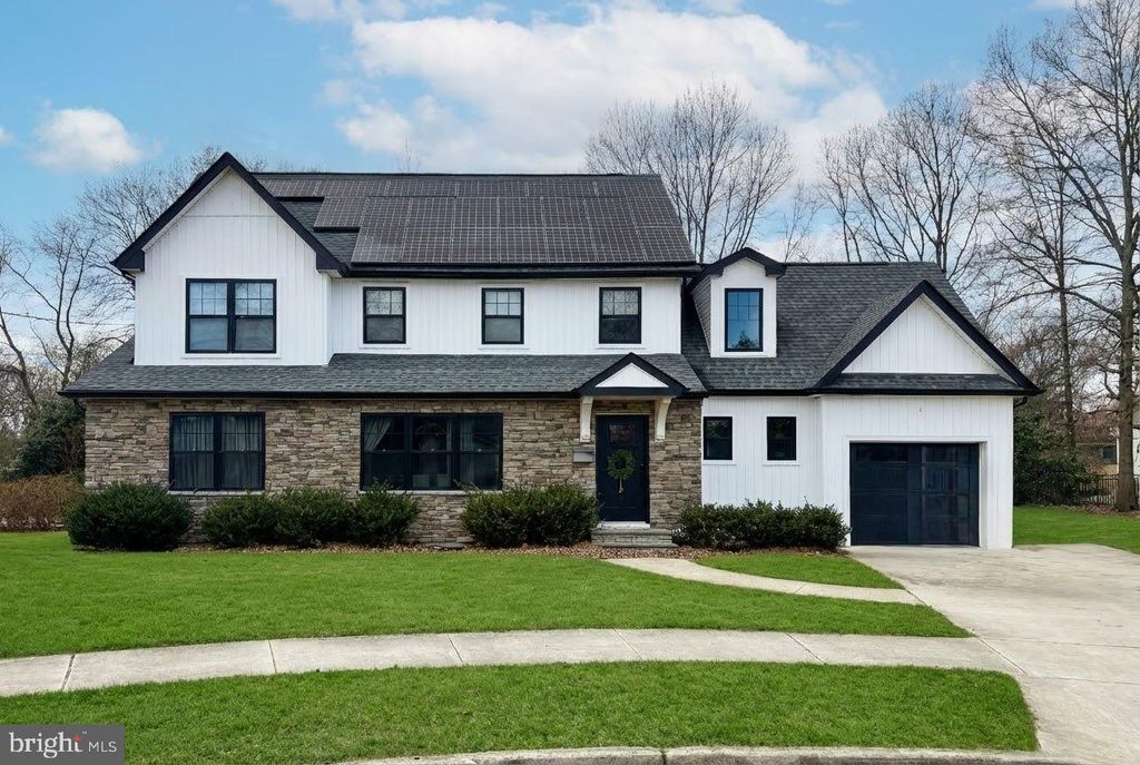 210 MEADOW DR, Haddonfield, NJ 08033