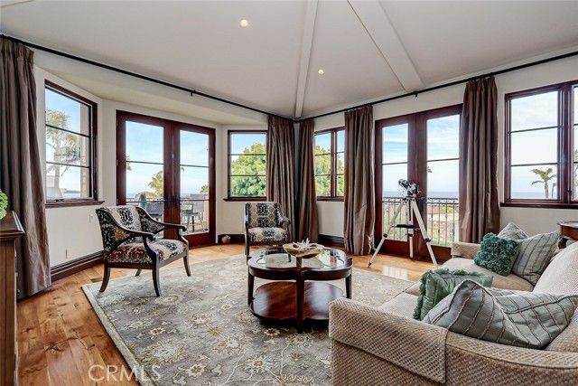 853 6th, Manhattan Beach, CA 90266