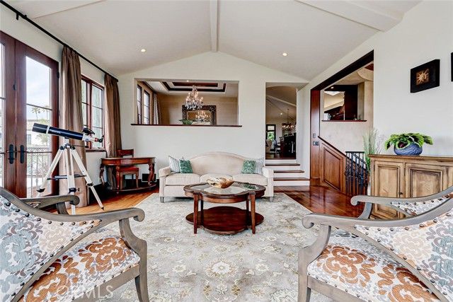 853 6th, Manhattan Beach, CA 90266