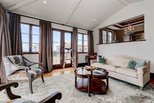 853 6th, Manhattan Beach, CA 90266