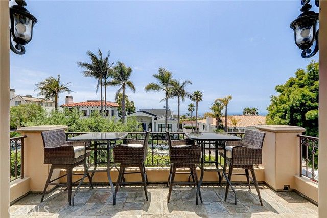 853 6th, Manhattan Beach, CA 90266