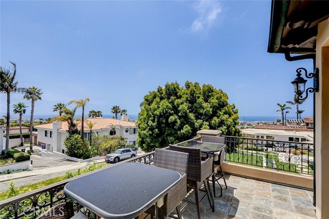 853 6th, Manhattan Beach, CA 90266
