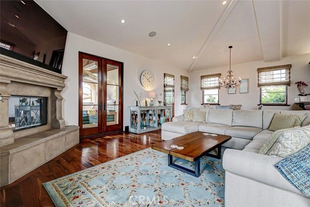 853 6th, Manhattan Beach, CA 90266