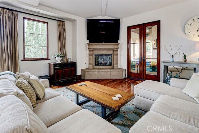 853 6th, Manhattan Beach, CA 90266