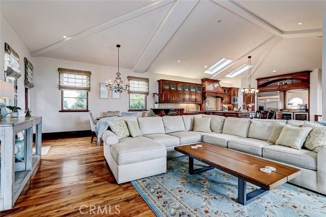 853 6th, Manhattan Beach, CA 90266