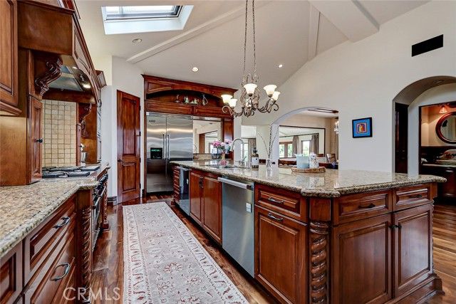 853 6th, Manhattan Beach, CA 90266