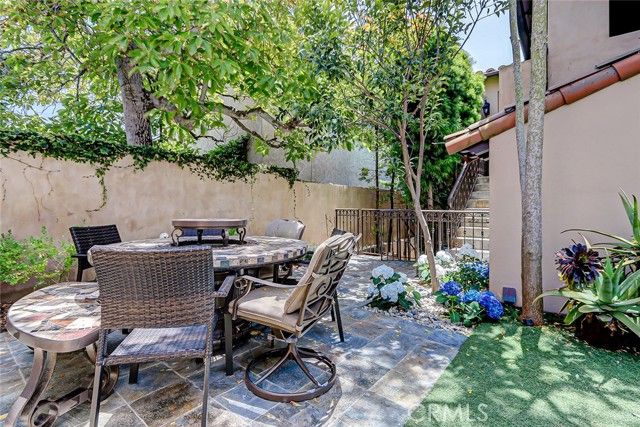 853 6th, Manhattan Beach, CA 90266