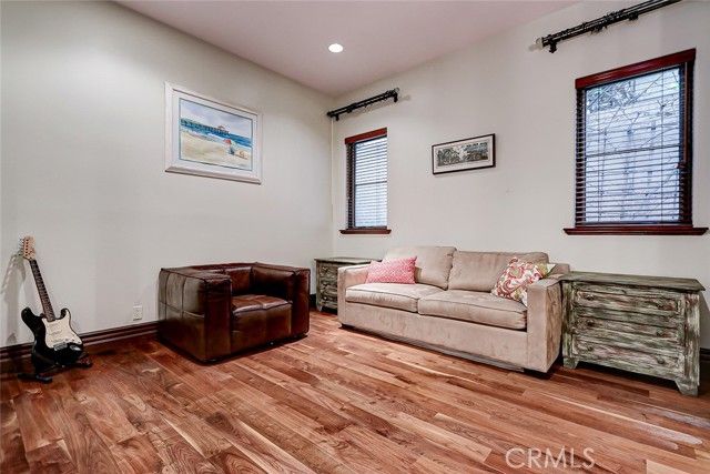 853 6th, Manhattan Beach, CA 90266