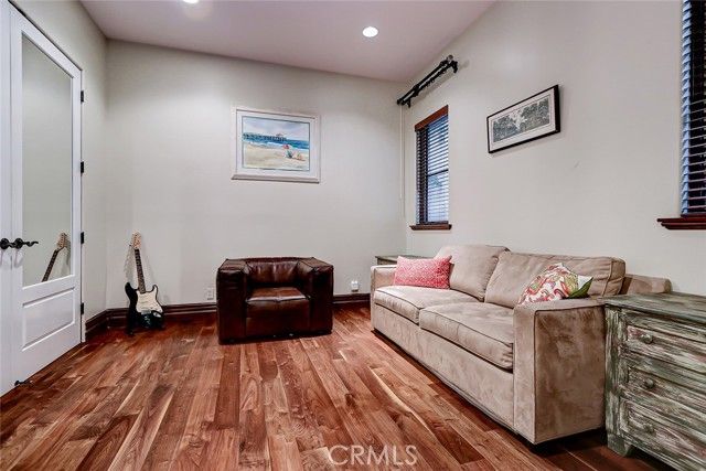 853 6th, Manhattan Beach, CA 90266