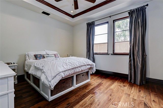 853 6th, Manhattan Beach, CA 90266