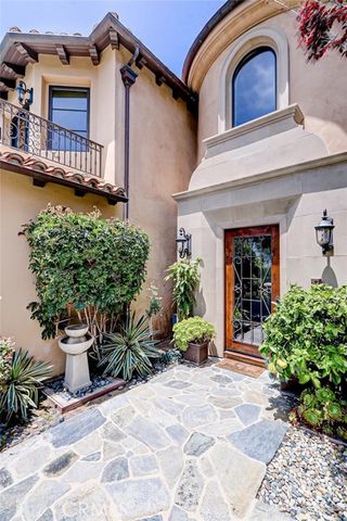 853 6th, Manhattan Beach, CA 90266