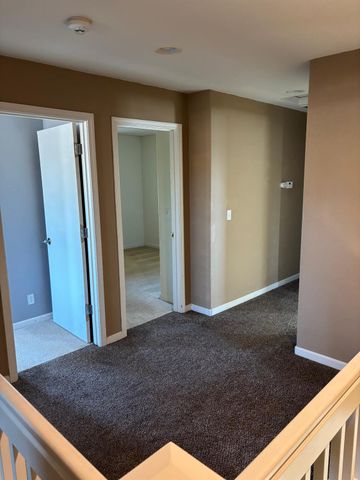 2385 S Creekside Dr, Los Banos, CA 93635