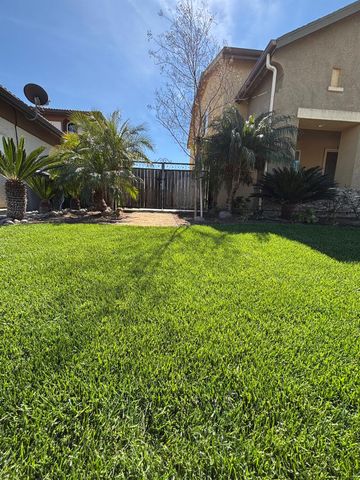 2385 S Creekside Dr, Los Banos, CA 93635