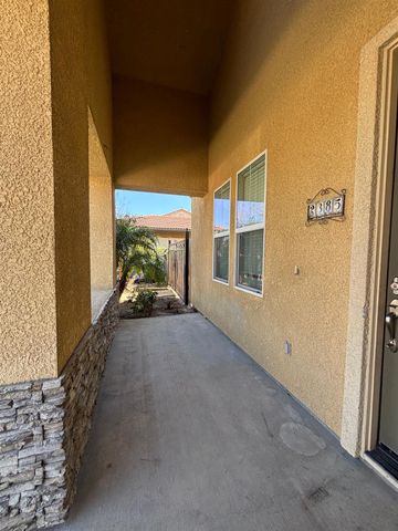 2385 S Creekside Dr, Los Banos, CA 93635