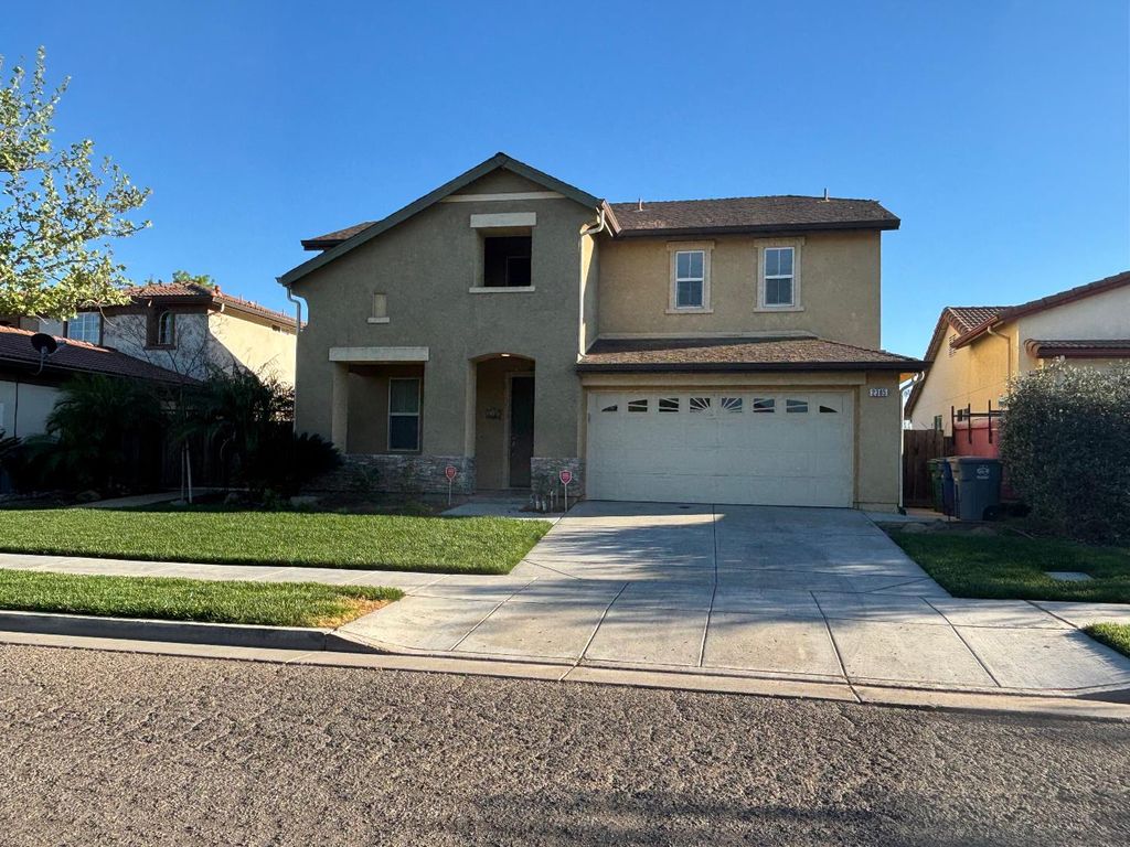2385 S Creekside Dr, Los Banos, CA 93635