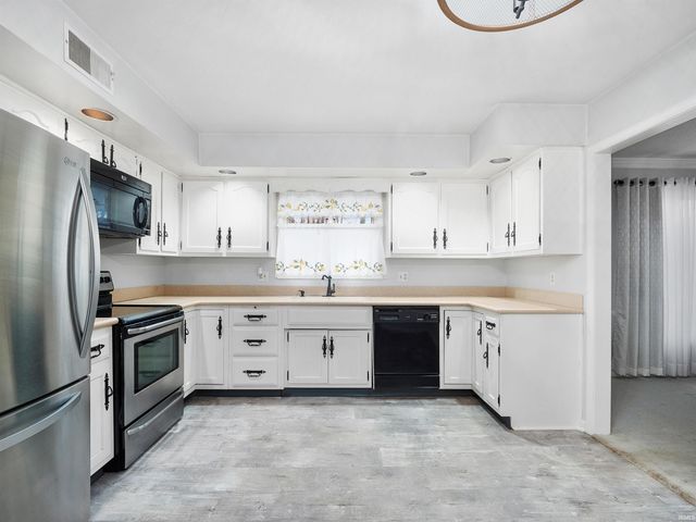 9324 Saraatoga Road, Fort Wayne, IN 46804