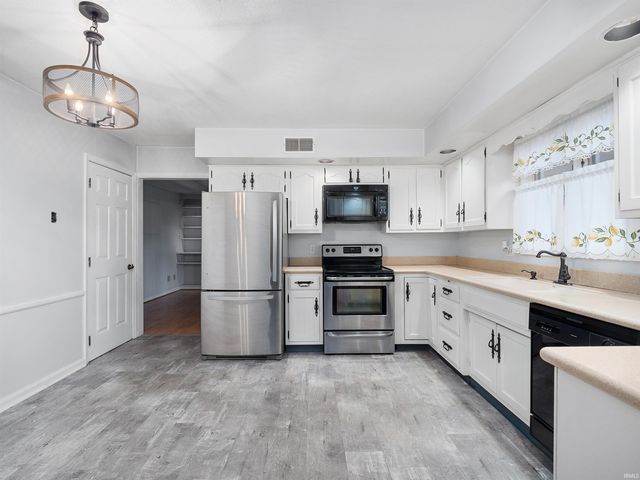 9324 Saraatoga Road, Fort Wayne, IN 46804