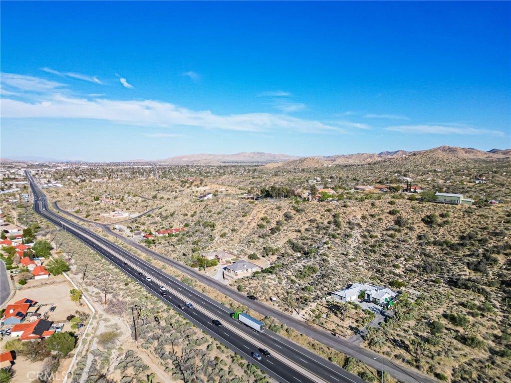 Image 6 of property listing at 54553 Twentynine Palms Highway, Yucca Valley, CA 92284