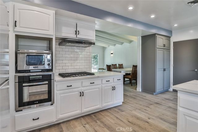 23540 Kivik, Woodland Hills, CA 91367