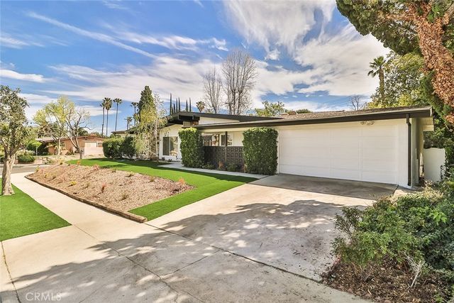 23540 Kivik, Woodland Hills, CA 91367