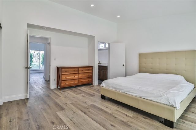 23540 Kivik, Woodland Hills, CA 91367